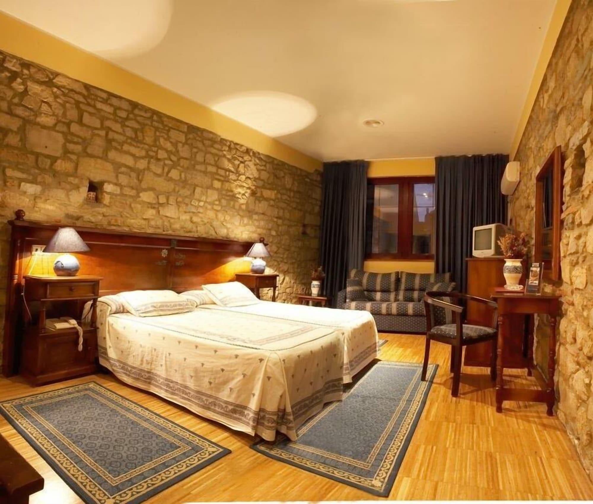 Don Pedro Hotell Avilés Exteriör bild