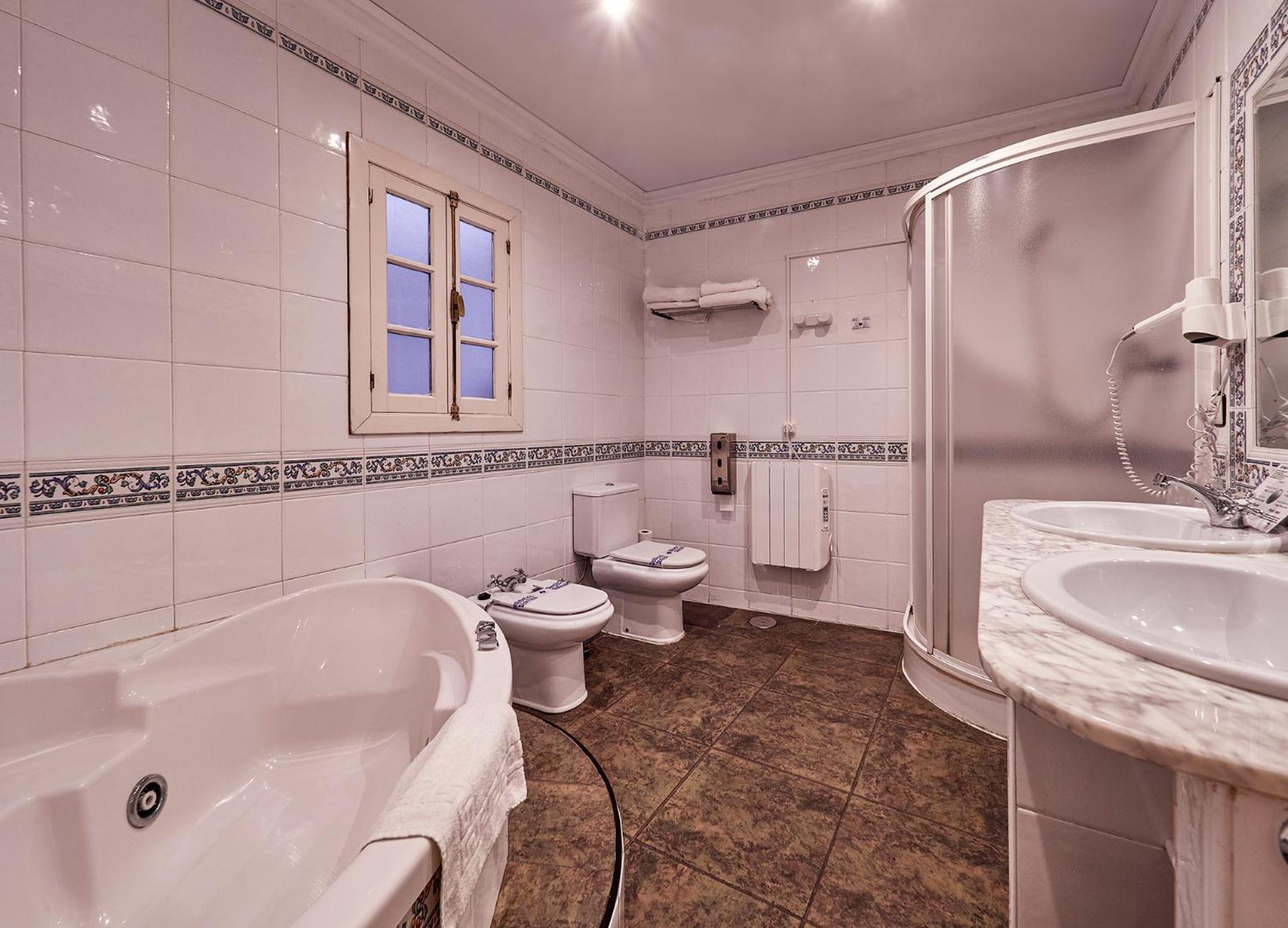 Don Pedro Hotell Avilés Exteriör bild